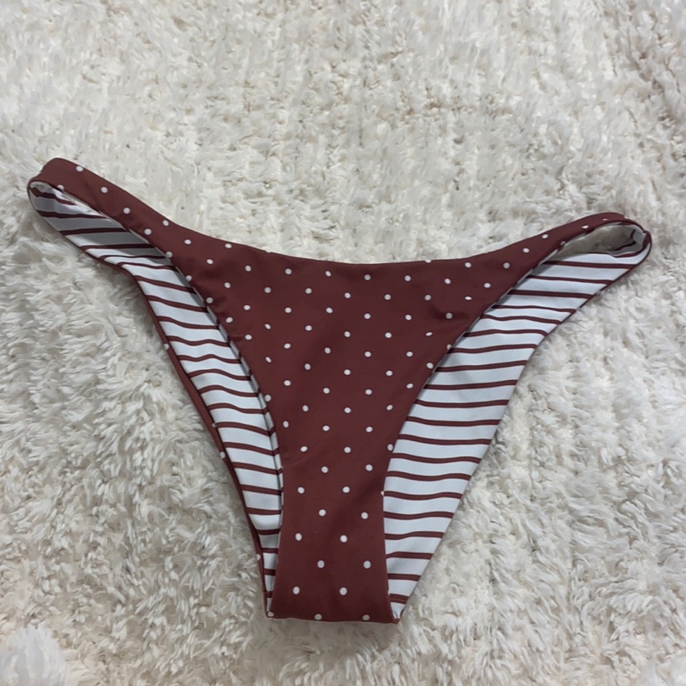 Victoria’s Secret pink reversible bikini bottoms large